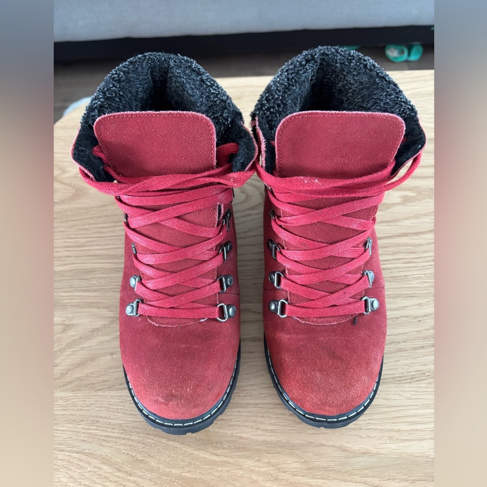 red winter boots